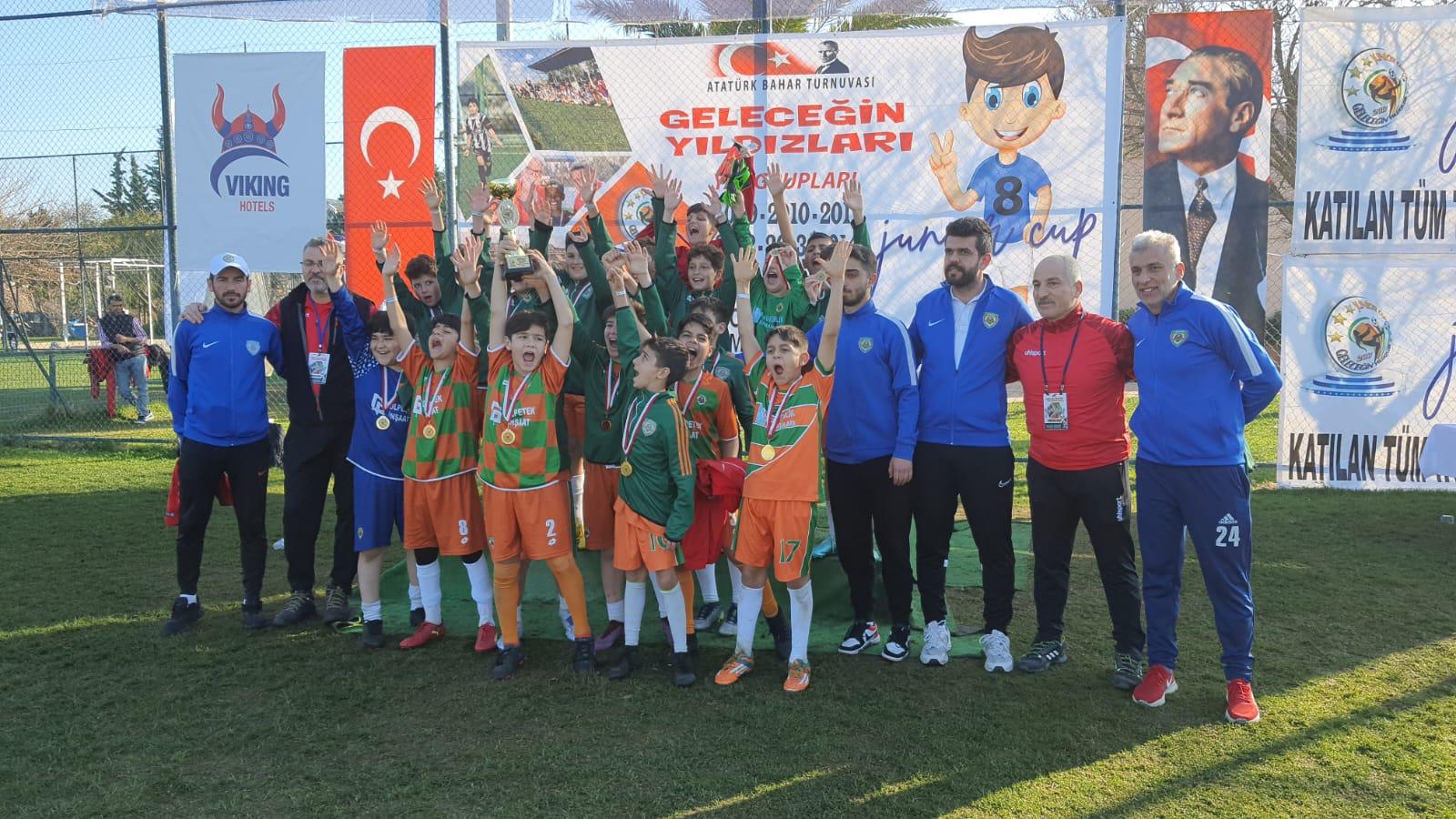 Şampiyon GİRNESPOR